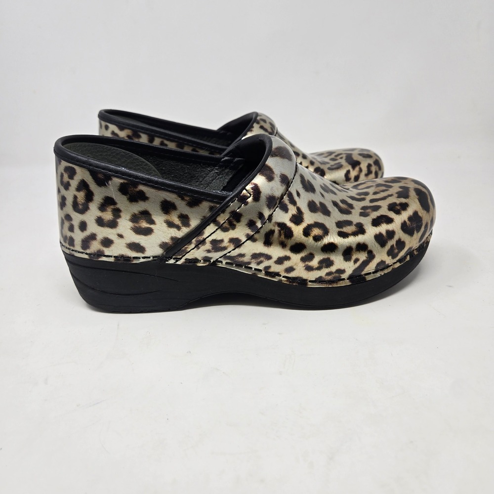 Dansko XP 2.0 Clogs Leopard Patent Leather 38 Gold Black Professional Shoe